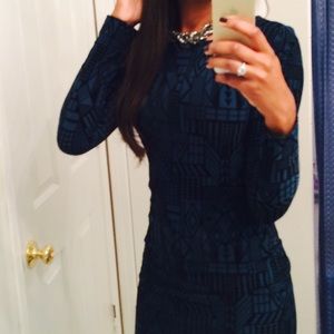 Long sleeve emerald dress w/ black velvet pattern